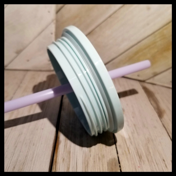 Starbucks Lilac Gradient 24 oz. Tumbler 2021 - Picture 5 of 8